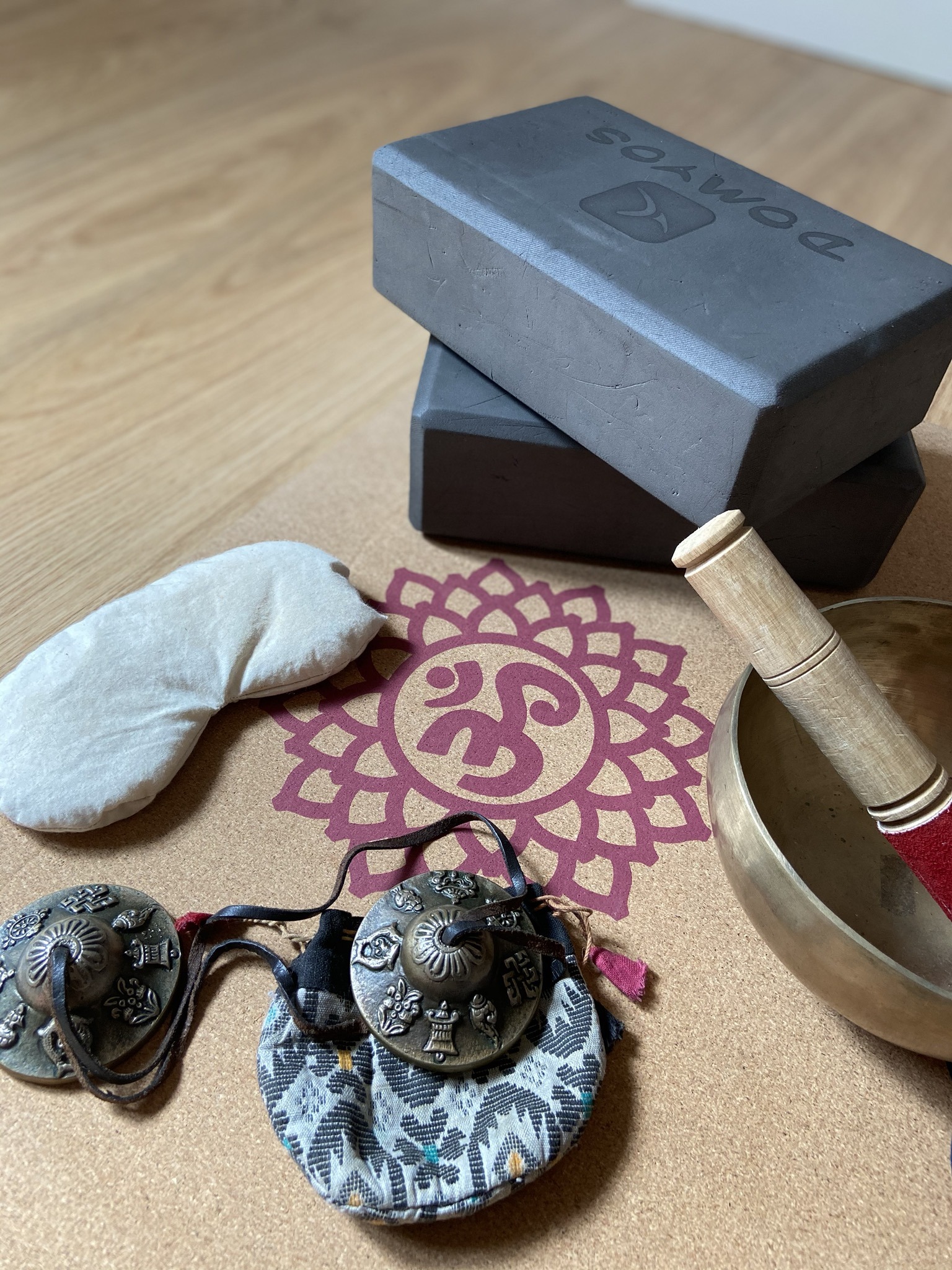 Utensilios para realizar la meditación Vipassana